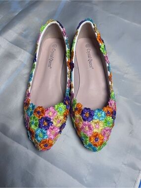 Multicolor Floral Embroidered Ballet Flats